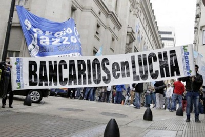 La UCR y La Bancaria de Palazzo cierran filas contra la privatización del Banco Nación