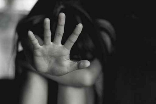 Espeluznante: violó a un niño de 5 años, hijo de su amigo