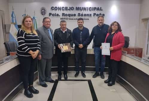 En el marco de Día del Periodista, concejales reconocieron la destacada trayectoria de Raúl Sobol