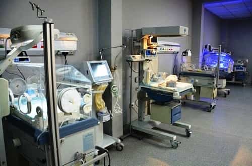 Con el nacimiento de mellizos prematuros, el área de Neonatología de la UME de UNCAUS reanudó actividades