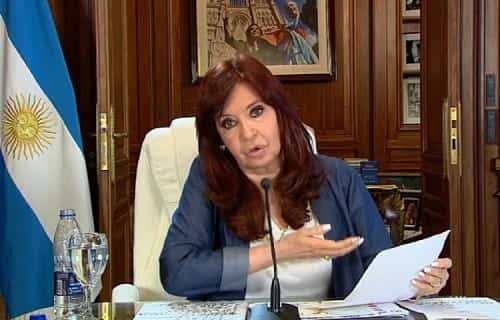 Cristina dijo que la condenó una «mafia judicial» y anunció que no será candidata en 2023