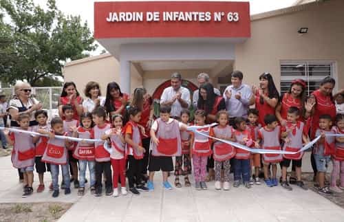 Capitanich inauguró el nuevo anexo de la escuela 297 y la ampliación del jardín nº 63