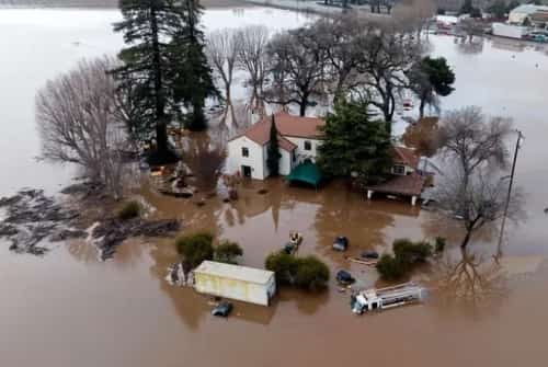 14 muertos en California por feroces inundaciones golpean a Estados Unidos