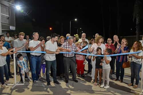 Bruno Cipolini inauguró pavimento en el barrio San Martín y avanza la obra del exCaesa