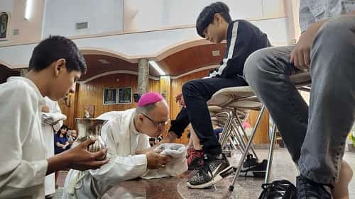Monseñor Hugo Barbaro pidió «dejarnos lavar los pies por Jesús»