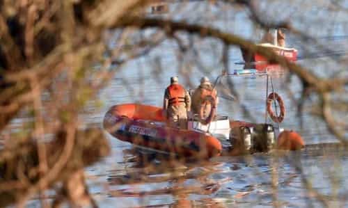 Buscan a un joven pescador de 21 años en el río Paraná tras el choque de un buque con una canoa en Corrientes